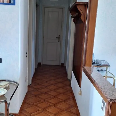 Daire Fiorella's House *